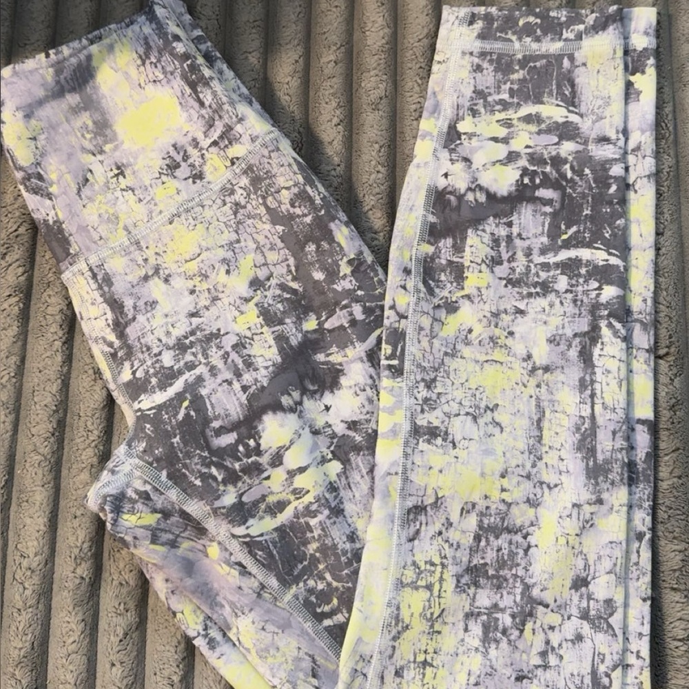 Lululemon Athletica Gray and Yellow Patterned Leggings